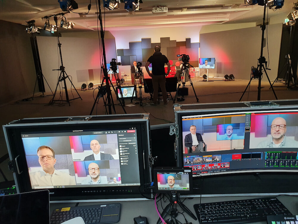 mobiles Livestream Studio bei der Sparkasse mit Regiepult